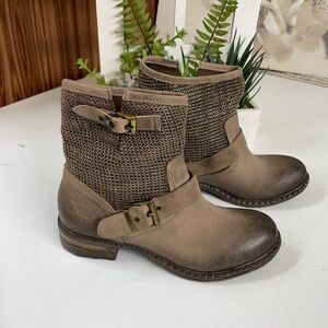 Sundance boots size 6.5